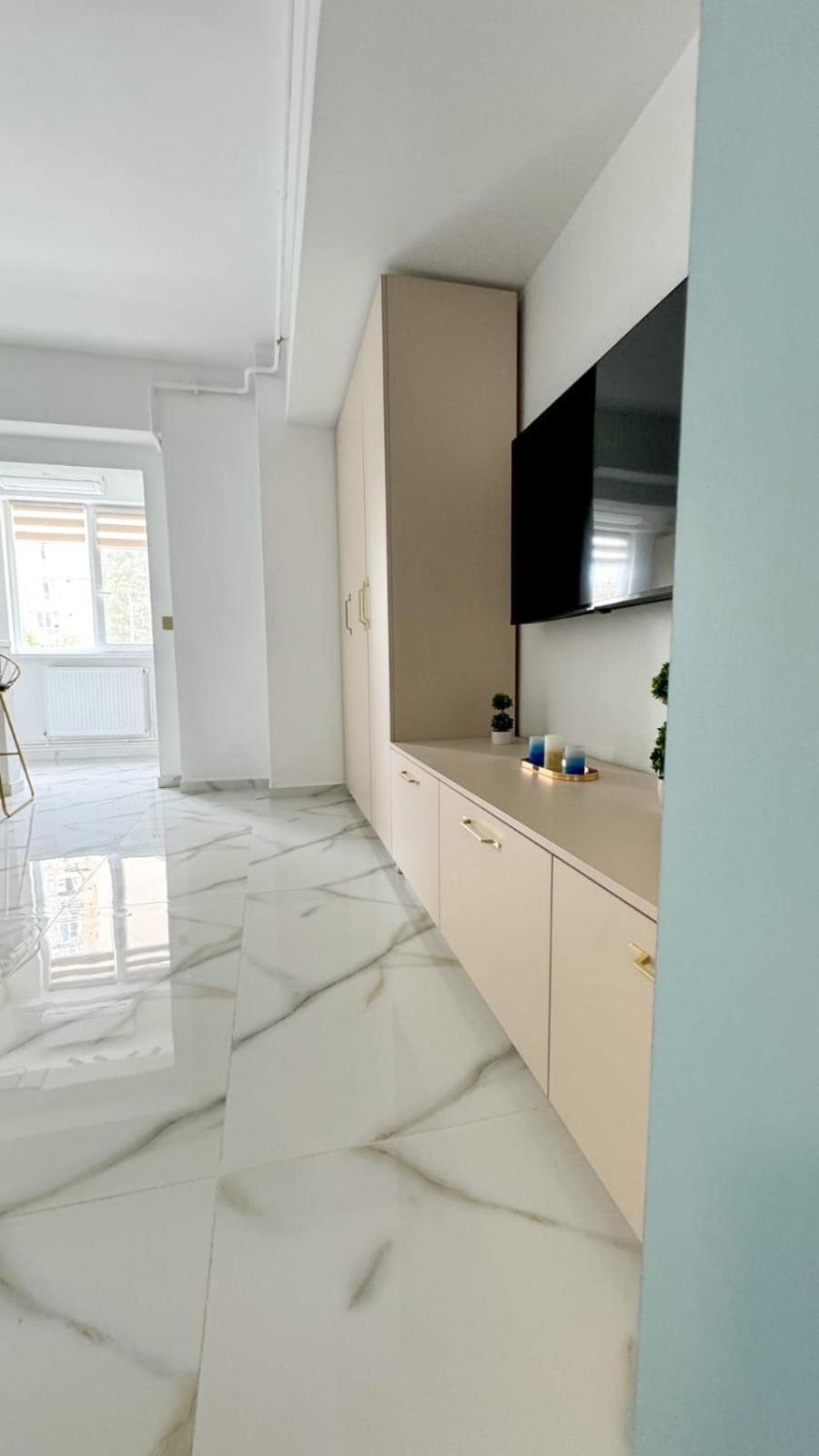 Erwins Studio Крайова Экстерьер фото