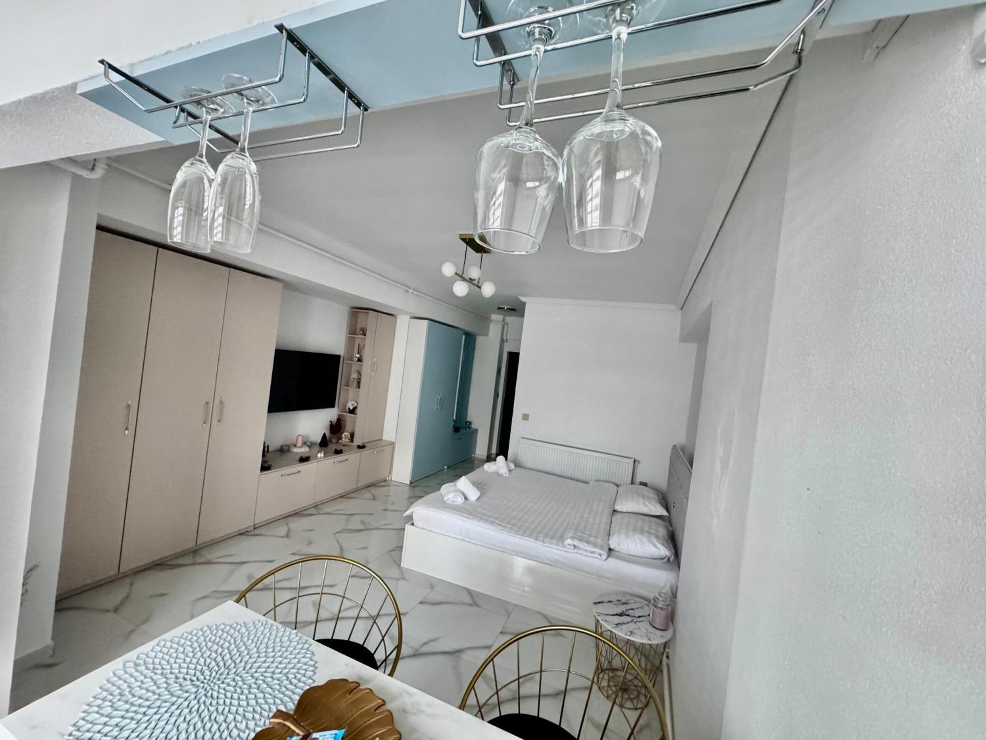 Erwins Studio Крайова Экстерьер фото
